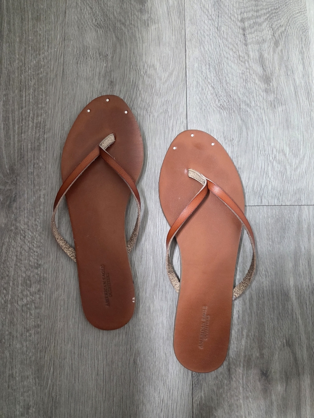 Women's Leather Flip-Flop Sandals in Brown